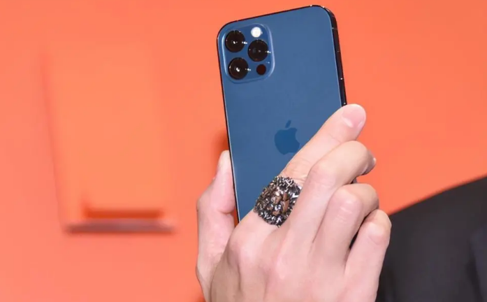 交口苹果手机维修分享iPhone12系列重启方法教程 